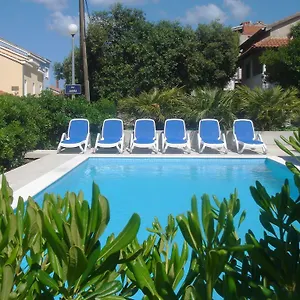  Apartment Laurus